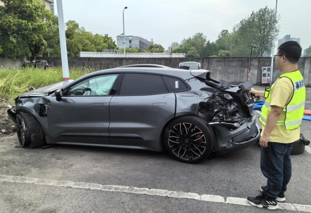 Erfassung von Kollisionsschäden mit EinScan Libre