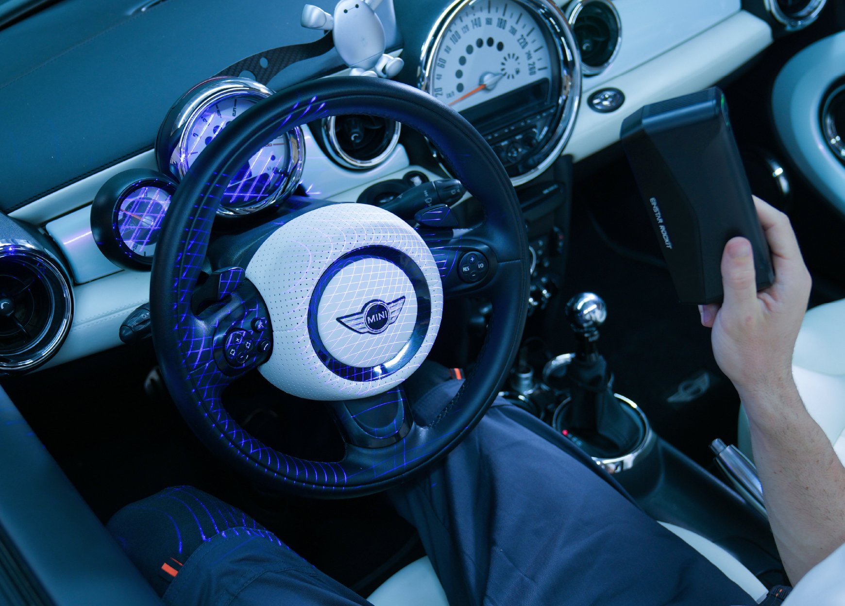 Wireless Inside. Freedom Outside.